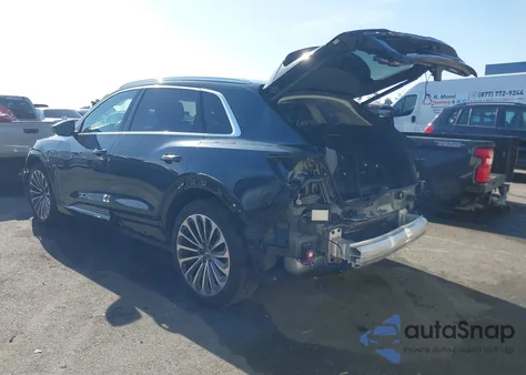 2019 Audi E-Tron Premium Plus из США, поврежденный, VIN WA1VAAGE2KB021539